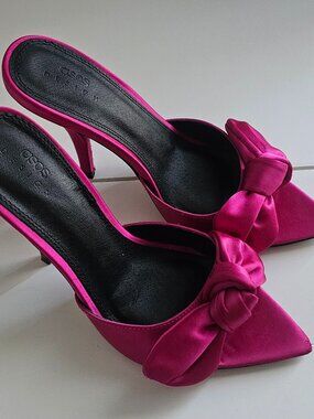 Asos Design Fuchsia Satin Bow design Sandal Size US 5.5 Pre Owned